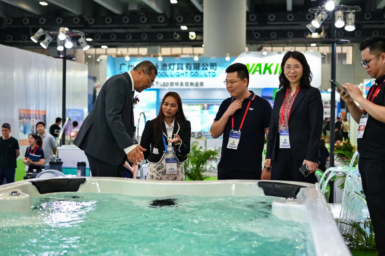 泳池�?3.jpg 泳池�?3.jpg